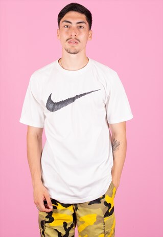 VINTAGE NIKE T SHIRT