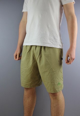 VINTAGE ADIDAS SHORTS IN BROWN WITH POCKETS, EMBROIDERED LOG