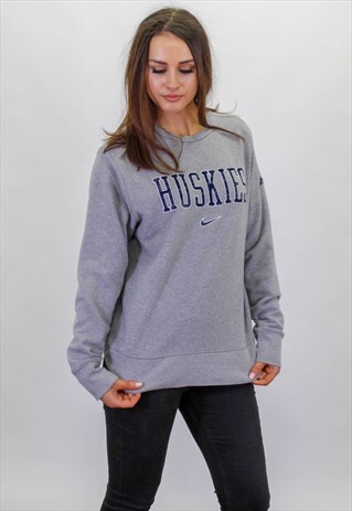 VINTAGE NIKE USA SWEATSHIRT