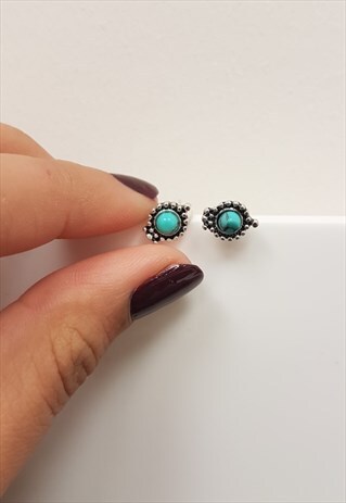 DAINTY BOOHOO EMERALD EARRINGS