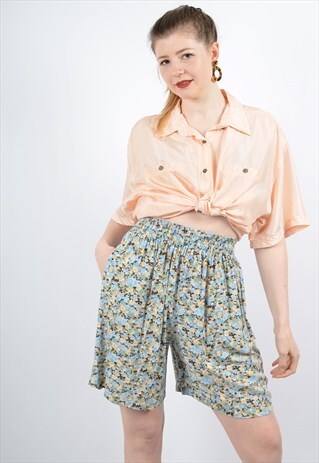 VINTAGE 90S HIGH WAIST SHORTS IN FLORAL PRINT