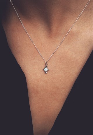 SELENA. WHITE OPAL STERLING SILVER PENDANT NECKLACE