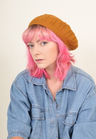 VINTAGE 90'S KNITTED BEANIE HAT GREEN GOLD