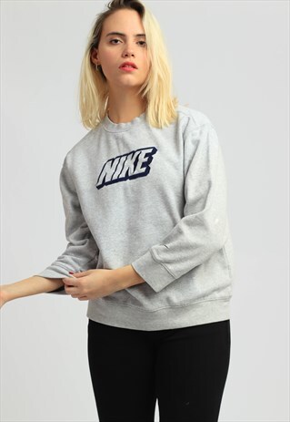 VINTAGE NIKE SWEATSHIRT