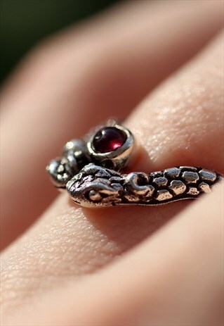 MERETSEGER STERLING SILVER WISHBONE GOTHIC RING