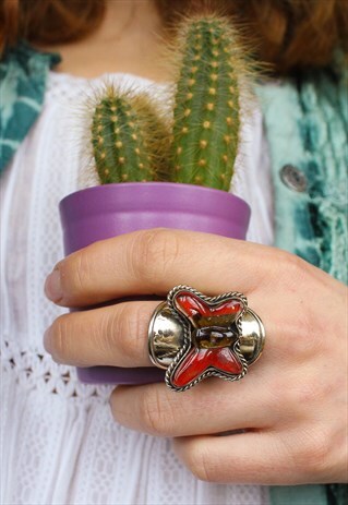 ADJUSTABLE CARNELAN BUTTERFLY GLASS RING