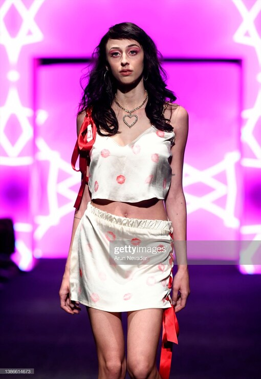 garment image