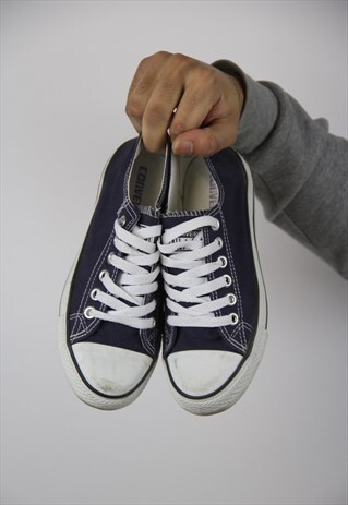 VINTAGE CONVERSE NAVY TRAINERS