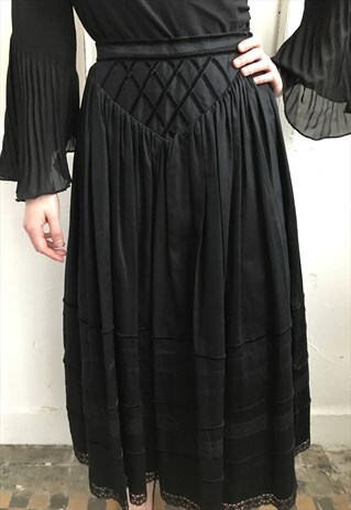 VINTAGE 80' UNIQUE BEAUTIFUL LACE BLACK MIDI SKIRT