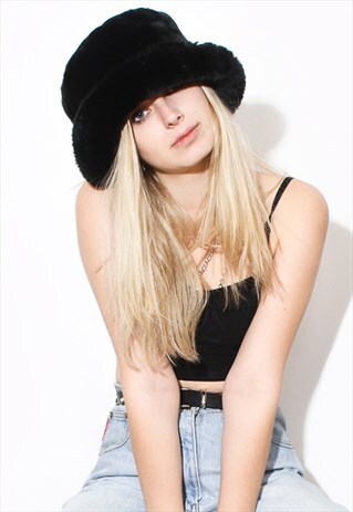 VINTAGE 90'S FAUX FUR BUCKET HAT Y2K