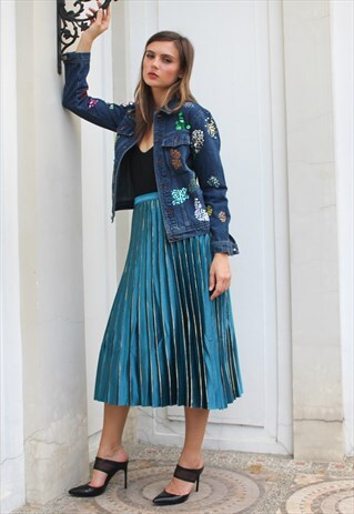 SEQUINS PATCHED DENIM JACKET
