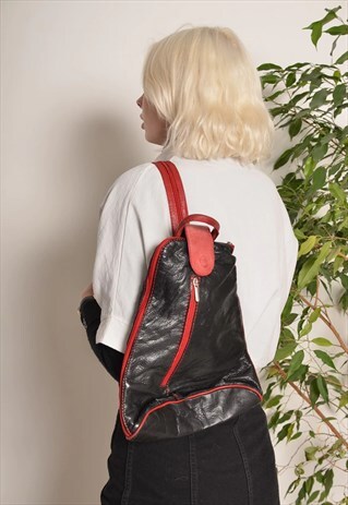 VINTAGE SHINY LEATHER BACKPACK BAG IN BLACK AND RED