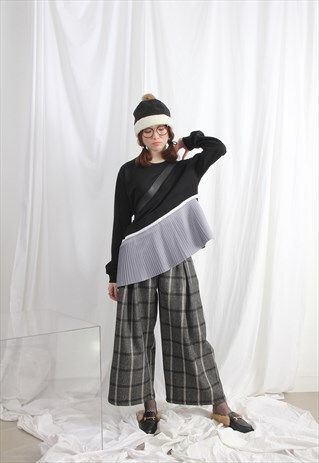 (KOREAN) CONTRAST PLEATED HEM TOP BLACK COMBO