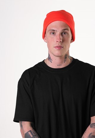 ESSENTIAL CUFFED BEANIE HAT - BRIGHT RED