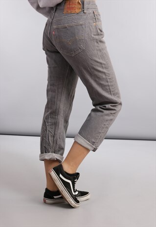 VINTAGE HIGH WAISTED JEANS Q33