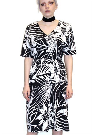 VINTAGE 80S PRINT BLACK AND WHITE LONG DRESS BOHO HOLIDAY