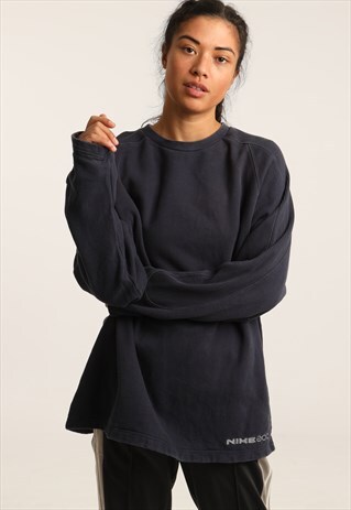 VINTAGE NIKE SWEATSHIRT