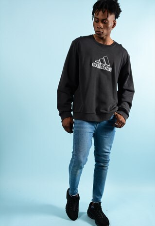 VINTAGE ADIDAS SWEATSHIRT.