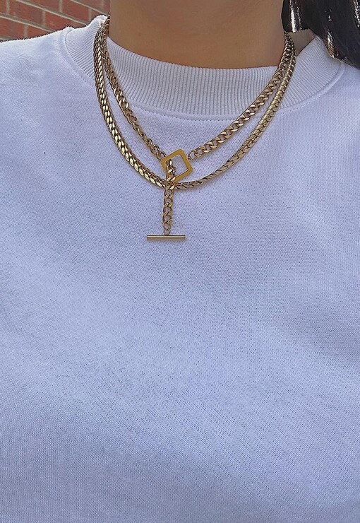 garment image
