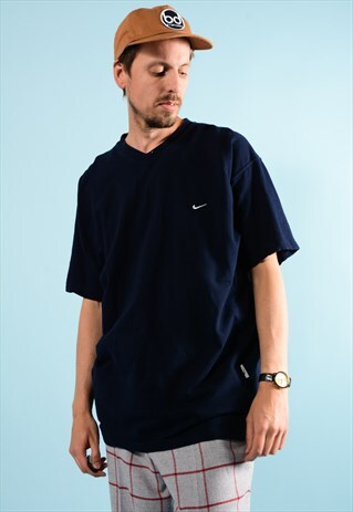 VINTAGE NIKE TEE SHIRT.