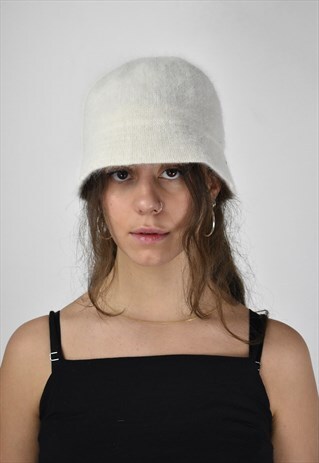 VINTAGE WHITE MOHAIR BUCKET HAT