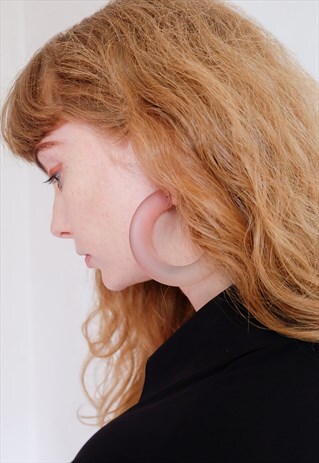 VINTAGE 90S PINK AND CLEAR PLASTIC HOOPS STATEMENT EARRINGS