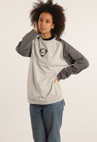 VINTAGE NIKE APPLIQUE LOGO SWEATSHIRT