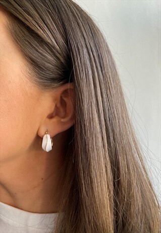 SMALL WHITE AND GOLD HOOP EARRINGS