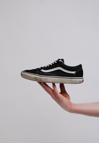 VINTAGE VANS OLD SKOOL TRAINERS