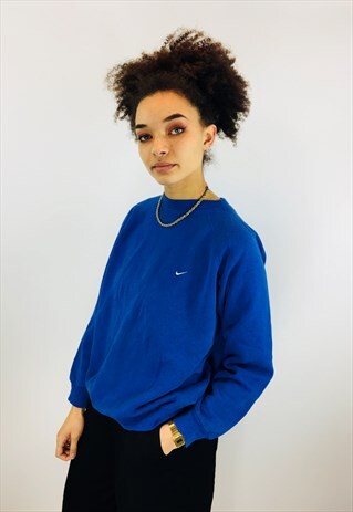 NIKE EMBROIDERED SWOOSH SWEATSHIRT