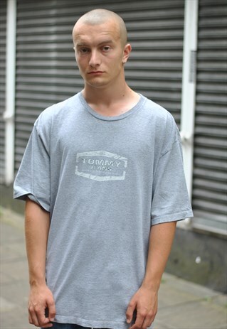 VINTAGE TOMMY HILFIGER TSHIRT