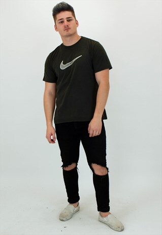 VINTAGE NIKE T-SHIRT