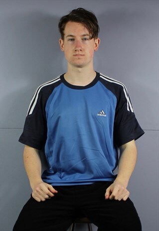 VINTAGE ADIDAS T-SHIRT IN BLUE WITH EMBROIDERED LOGO. SIZE L