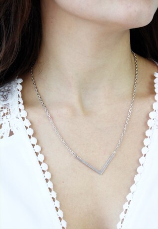 SILVER LETTER 'L' MONOGRAM CHAIN NECKLACE