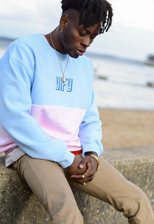 SPLIT TONE SWEATSHIRT IN PASTELS WITH GRAPHIC LOGO.