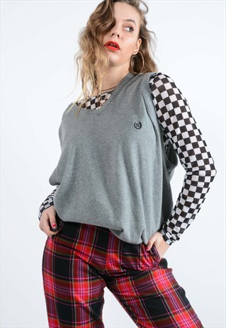 VINTAGE CHAPS SLEEVELESS JUMPER IN GREY WITH LOGO