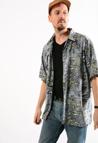 VINTAGE HAWAIIAN SHIRT .