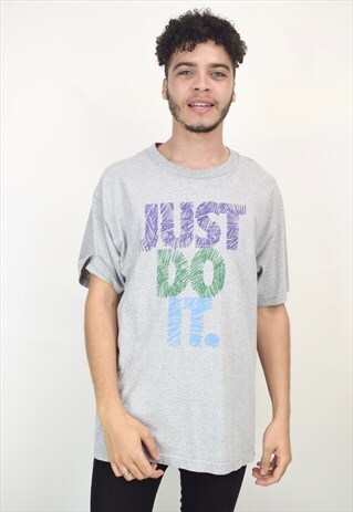 VINTAGE 90'S NIKE T-SHIRT