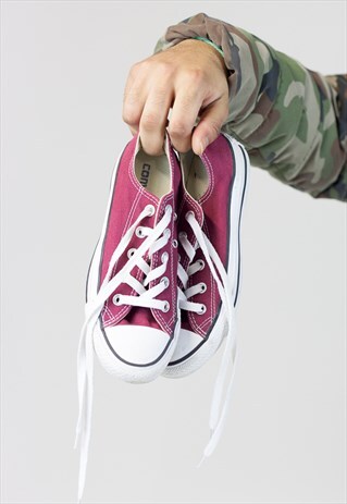 VINTAGE CONVERSE BURGUNDY TRAINERS