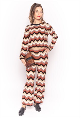 SOFT KNIT LONG SLEEVES CROP TOP & TROUSERS IN BEIGE ZIG ZAG