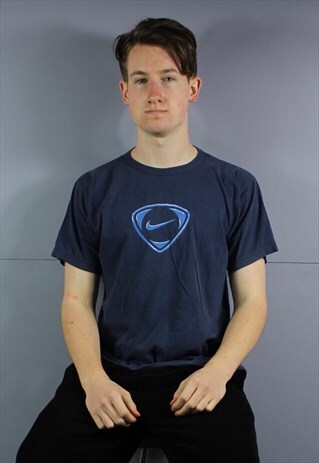 VINTAGE NIKE T-SHIRT IN NAVY BLUE WITH PRINTED LOGO. SIZE SM