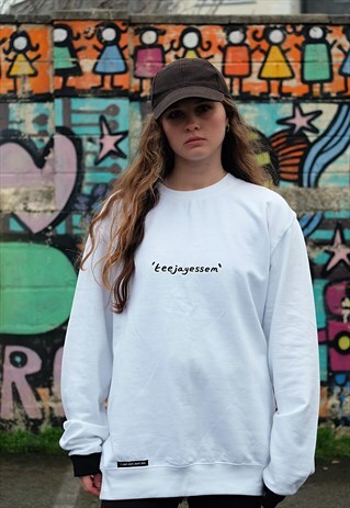 TEEJAYESSEM WHITE SWEATSHIRT