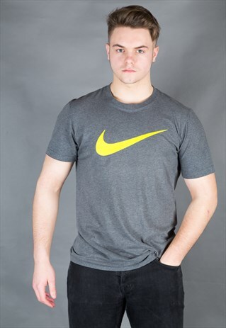 VINTAGE 90S NIKE T-SHIRT