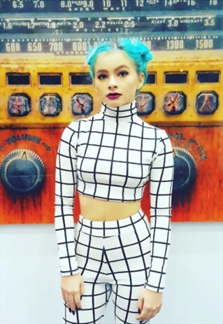 GRID PRINT TURTLENECK TOP IN WHITE WITH LONG SLEEVES