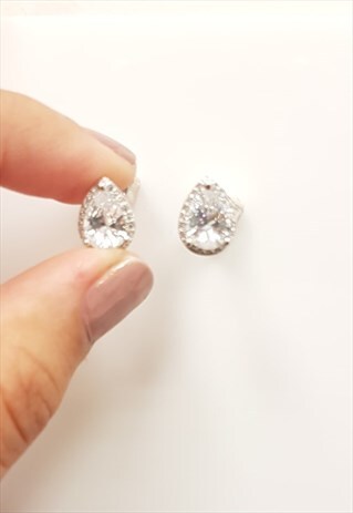 CRYSTAL DIAMOND EARRINGS