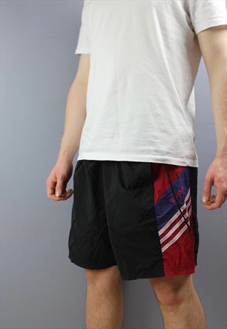 VINTAGE ADIDAS SHORTS IN BLACK WITH EMBROIDERED LOGO, POCKET