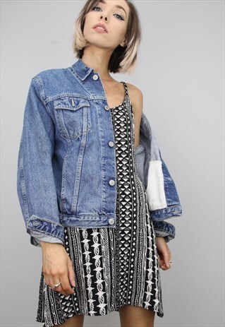 VINTAGE 90S OVERSIZED DENIM JACKET
