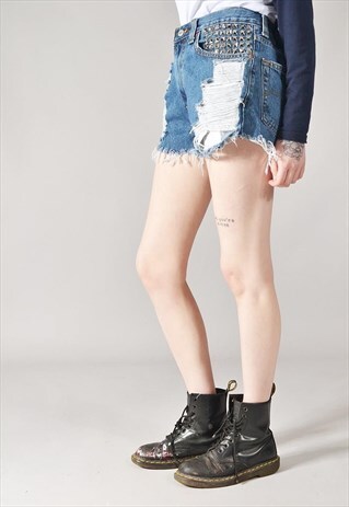 VINTAGE LEVI'S STUDDED DISTRESSED DENIM SHORTS MID BLUE