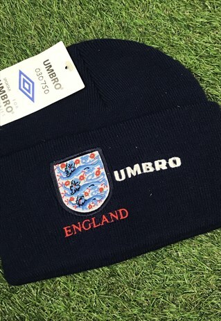 VINTAGE UMBRO ENGLAND WINTER BEANIE HAT IN NAVY BLUE WITH EM