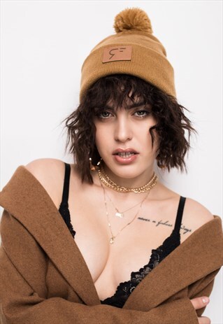 WINTER BEANIE WITH POMP IN CARAMEL